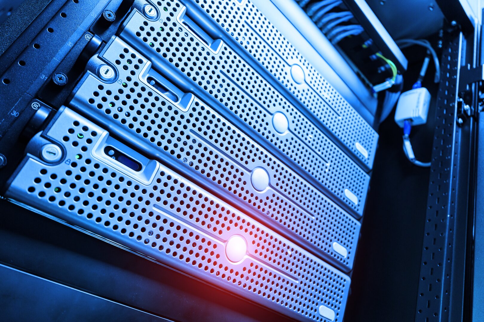 Serverbetrieb, Mailserver, Webserver, DNS
